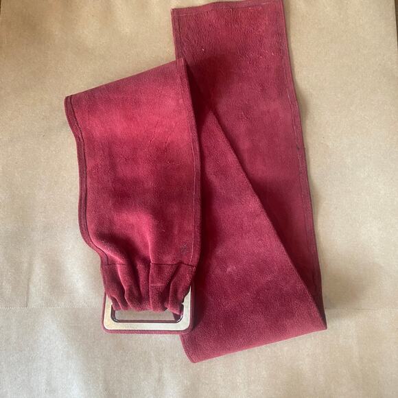 Vintage 1980s Maroon Red Microsuede Adjustable Length Wide Chunky Waist Belt - Picture 4 of 7